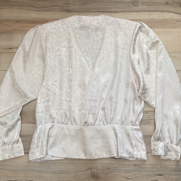 Vintage Notations Womens Cream Embossed Blouse - Picture 7 of 9
